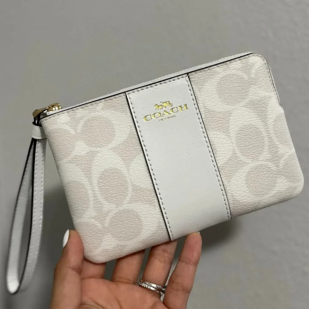NWT COACH Corner Zip Wristlet in Signature Canvas - White/Ivory/Gold - 58035